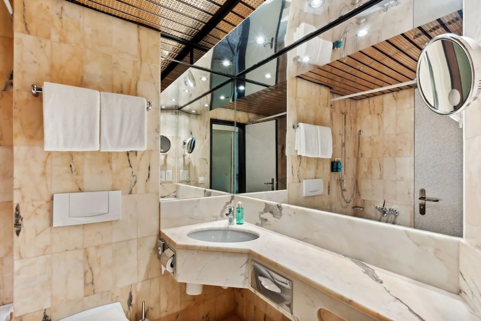 becozy Au Parc Retro Edition Self-Check-In Rooms & Studios Fribourg