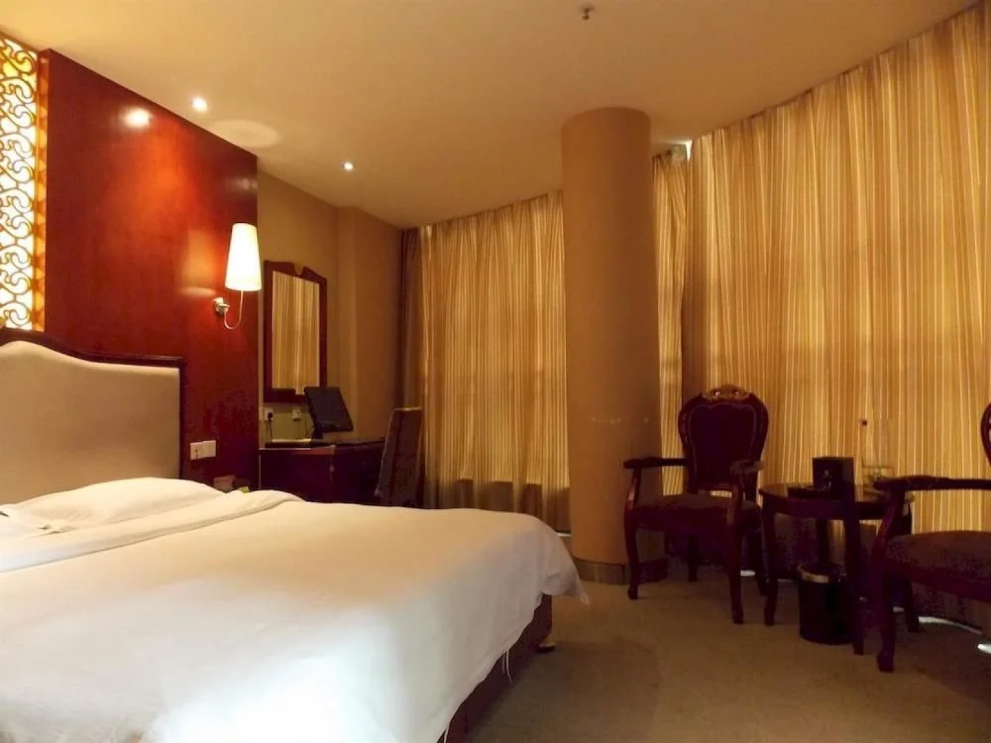 Hanbang Hotel (Hanzhong High-speed Railway Station Central Hospital)