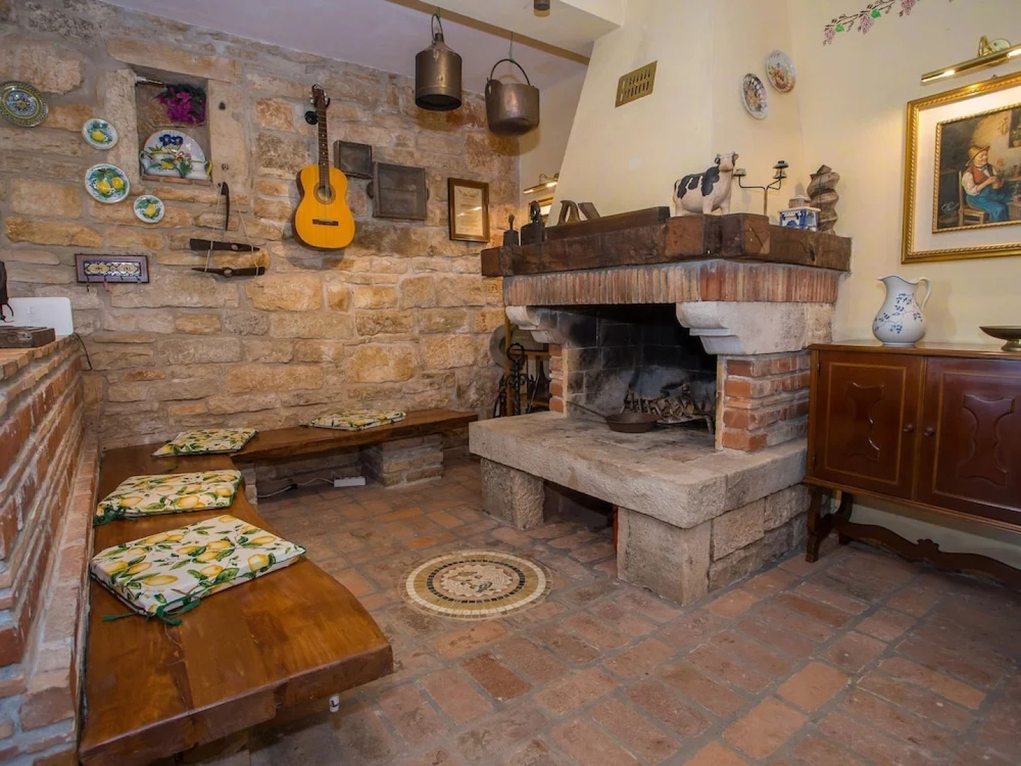 Quaint Holiday Home With Swimming Pool in Kaštelir