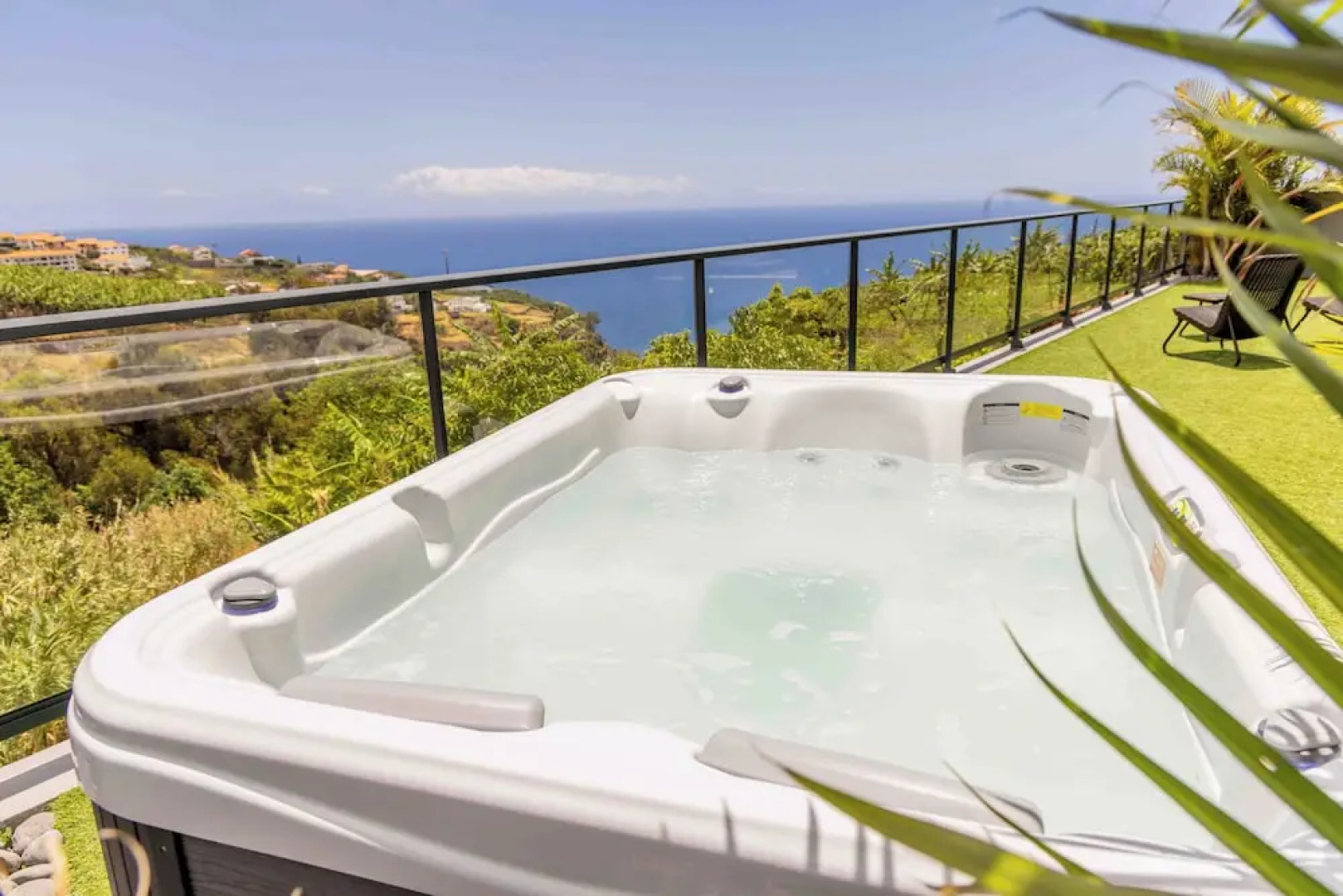 1Br House - Garden & Jacuzzi- Calheta