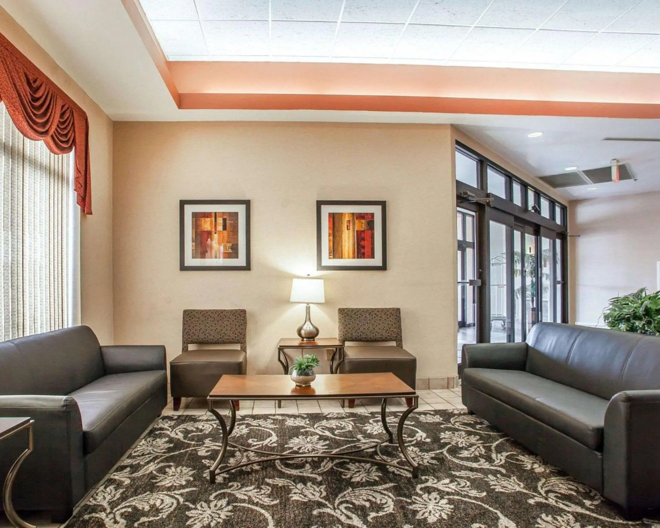 Quality Suites Milwaukee Airport