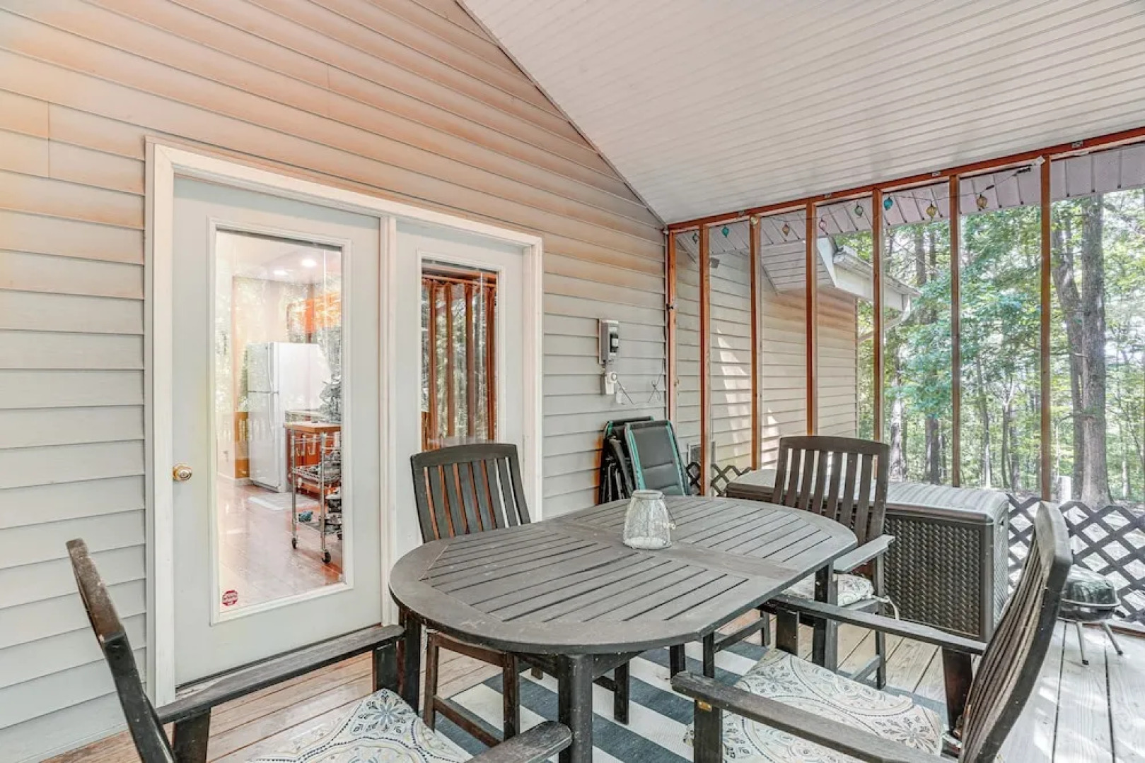 Cabin w/ Deck & Screened-in Porch in New Market!