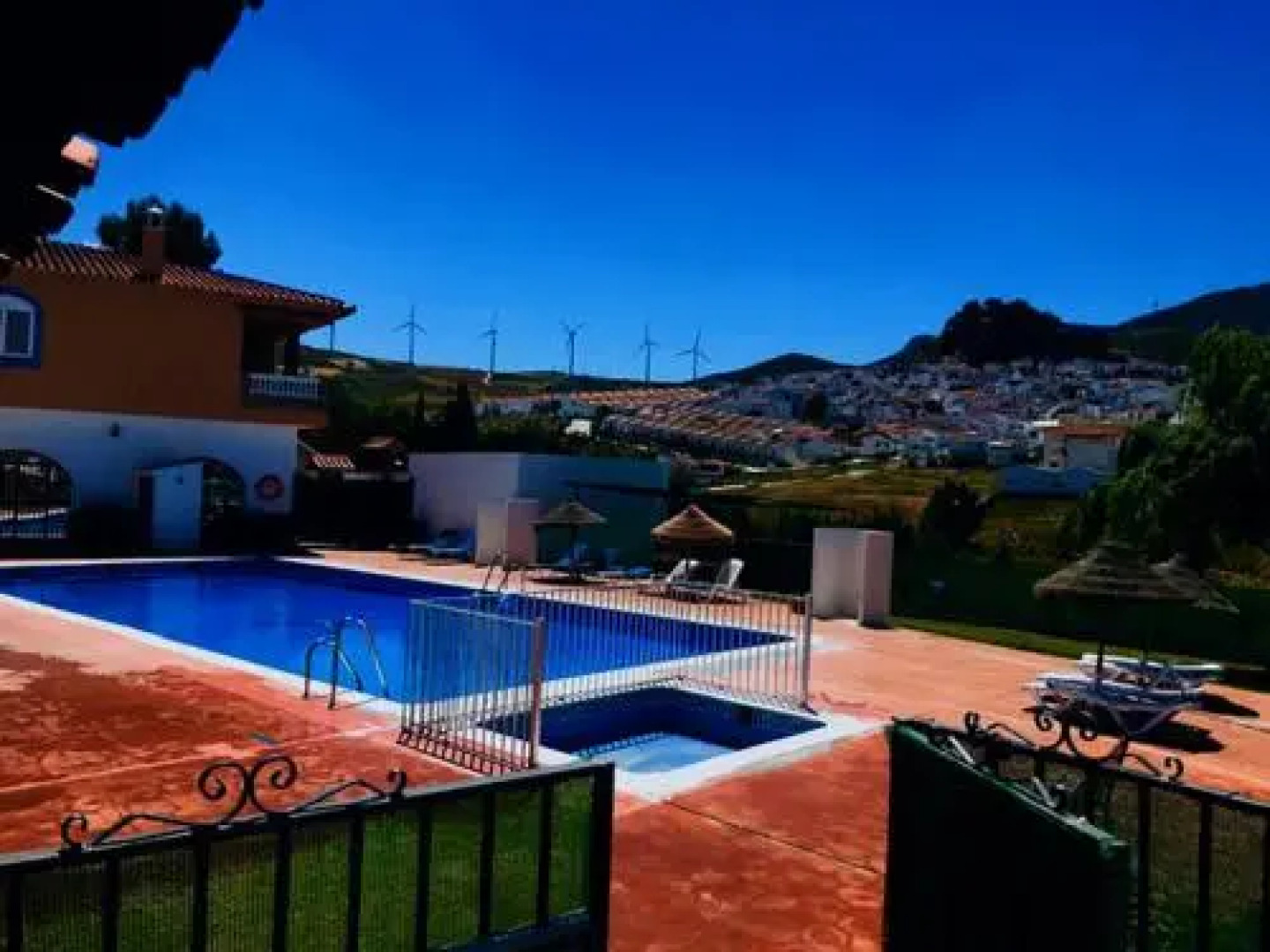 Hostal restaurante el cruce