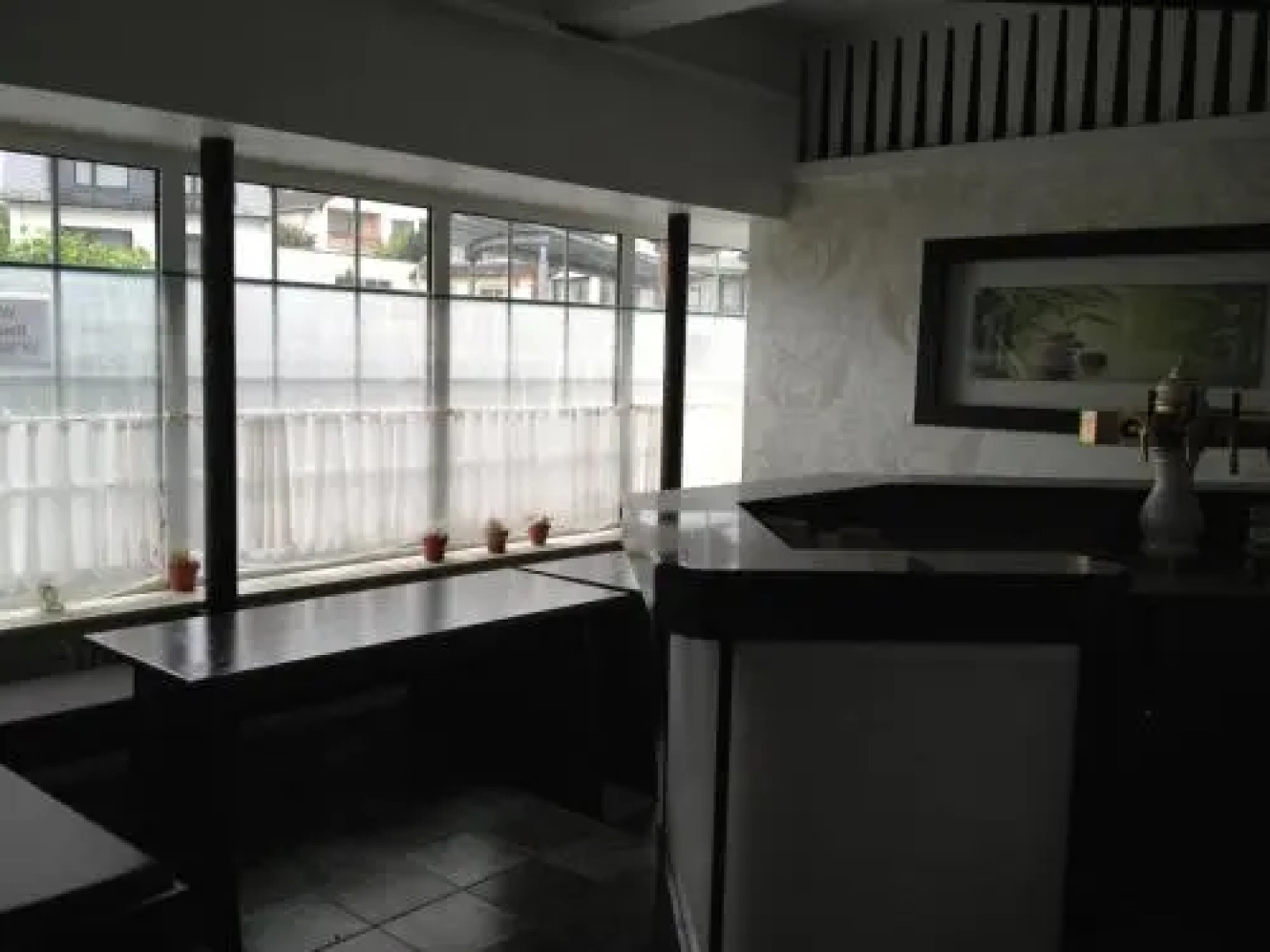 Yumi Hotel Sushi-Steaks & Friends