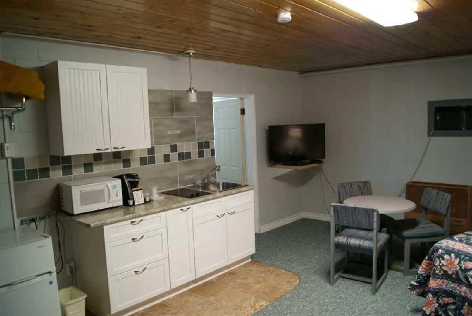 Kootenay Country Inn