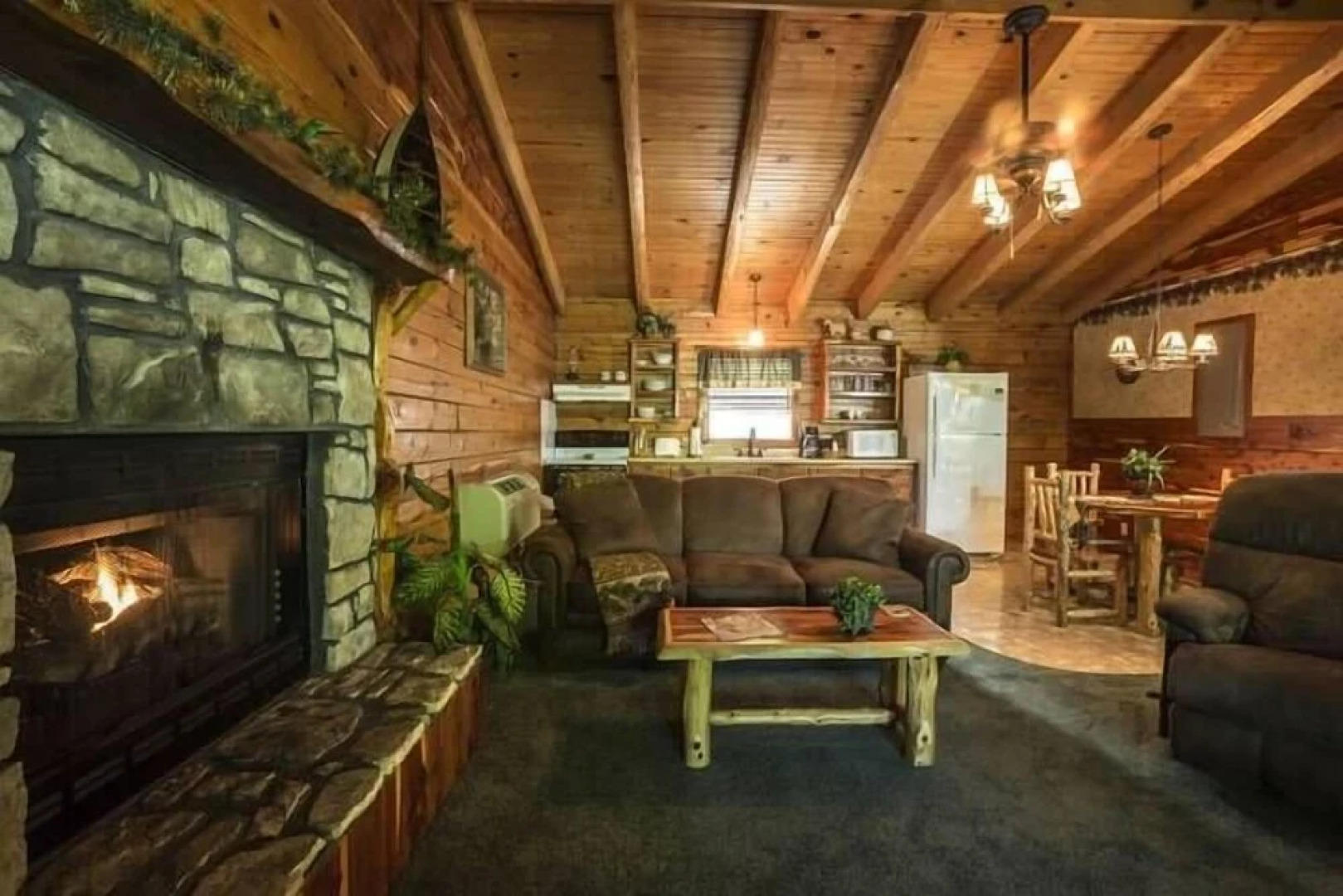 Lake Shore Cabins on Beaver Lake