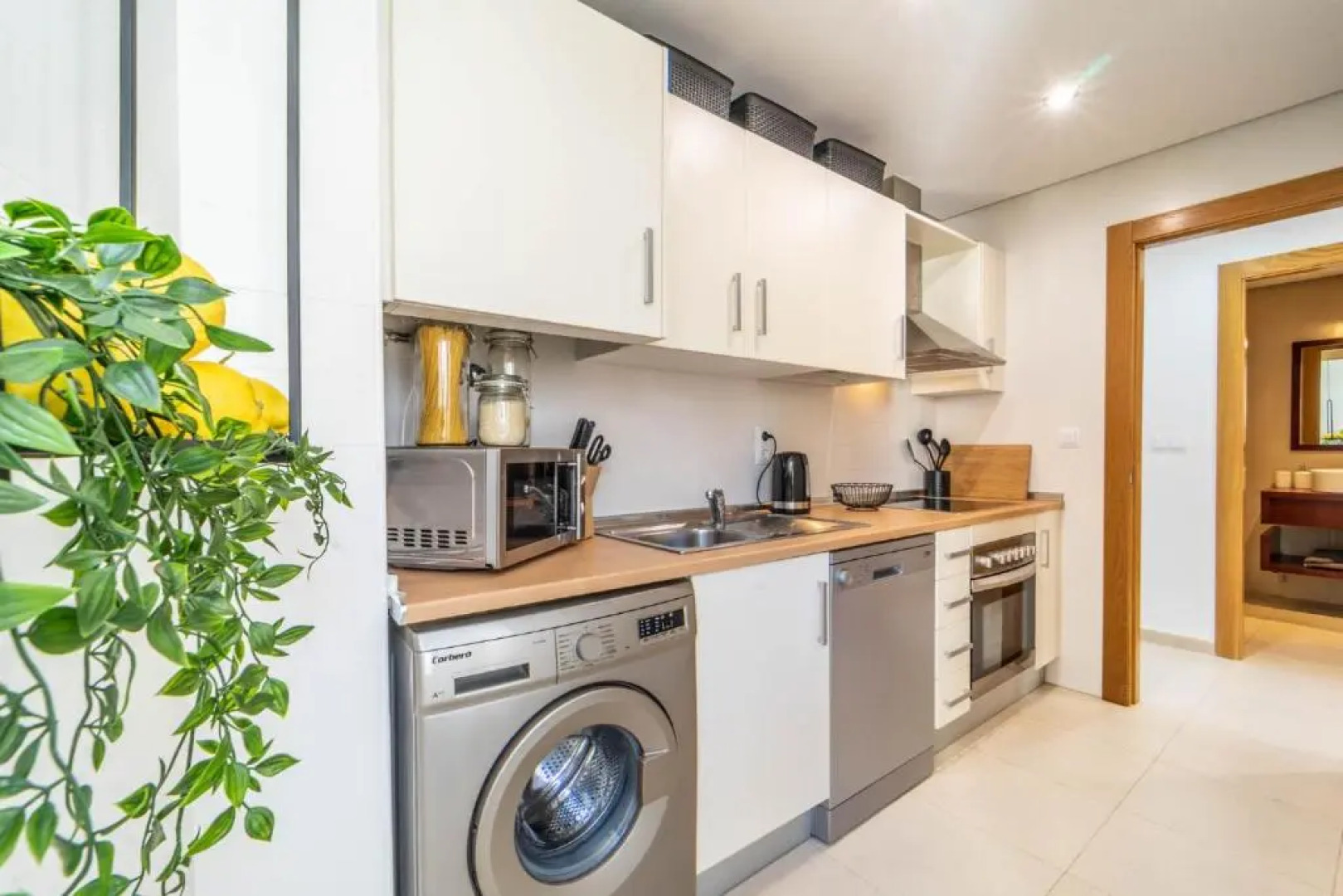 Apartment Near the Pool - MO4011LT