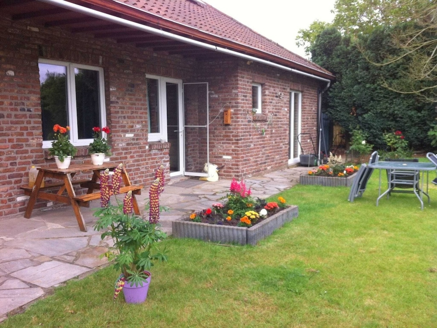 Dreamy Holiday Home in Sweikhuizen with Swimming Pool, Garden