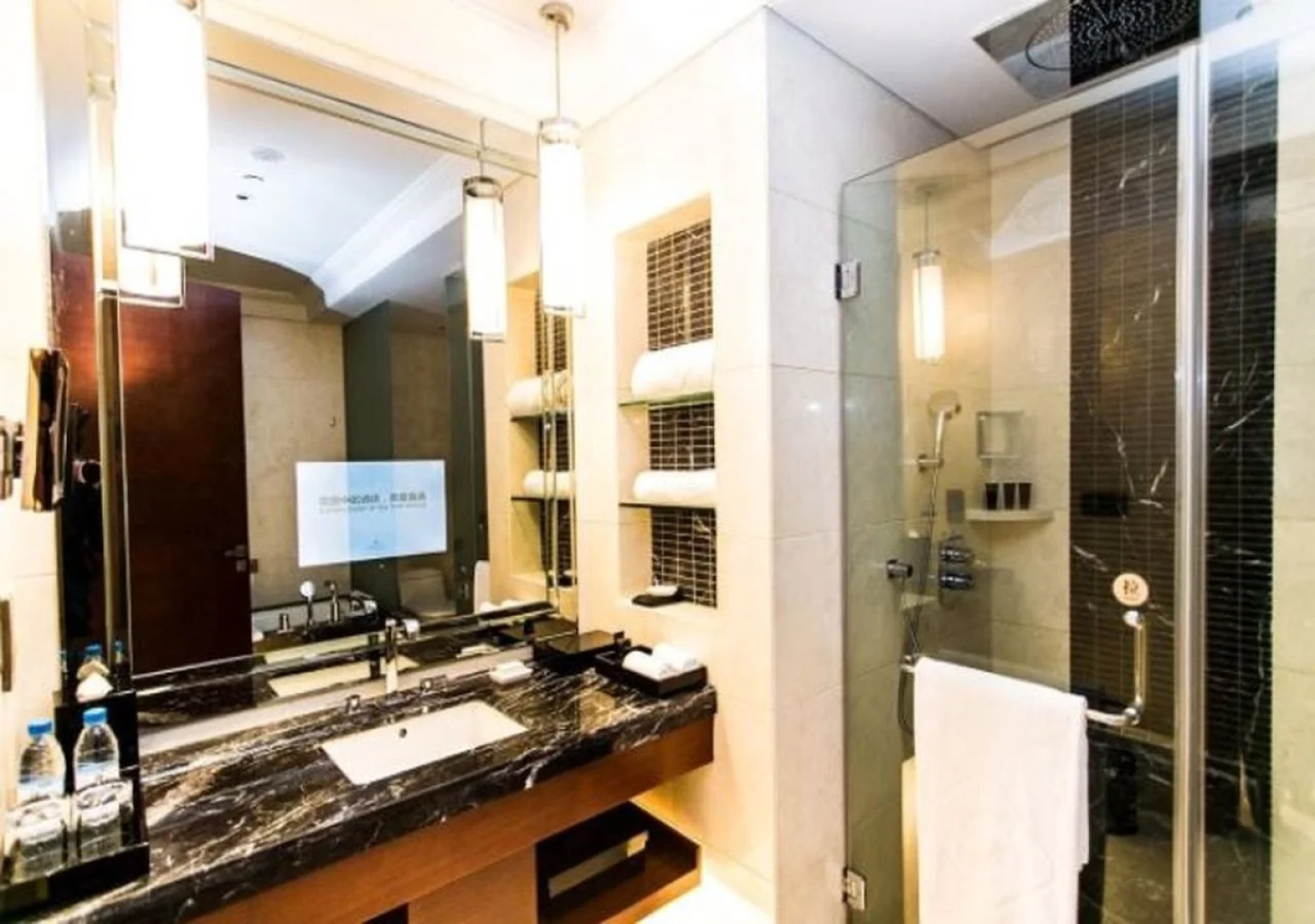 Jinji Lake Grand Hotel