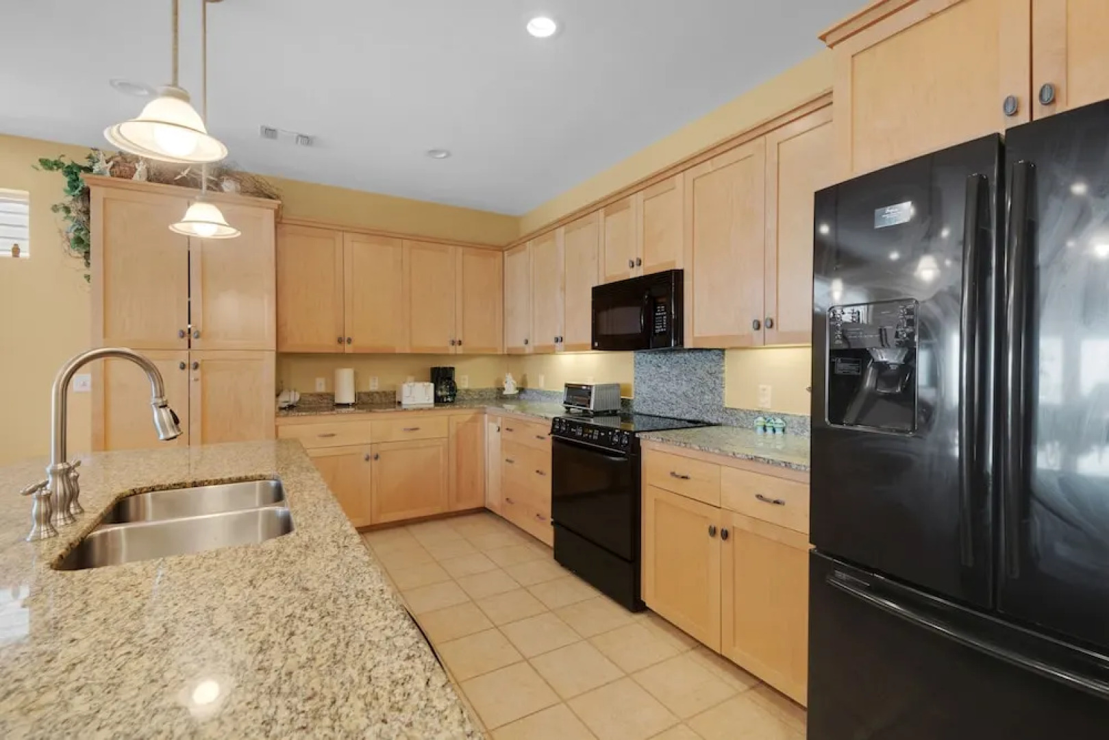 Sea Side 4 Bedroom Townhouse by RedAwning