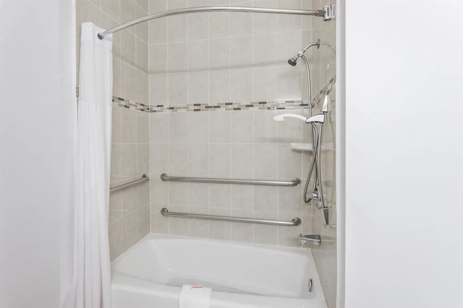 Days Inn & Suites Anaheim Resort