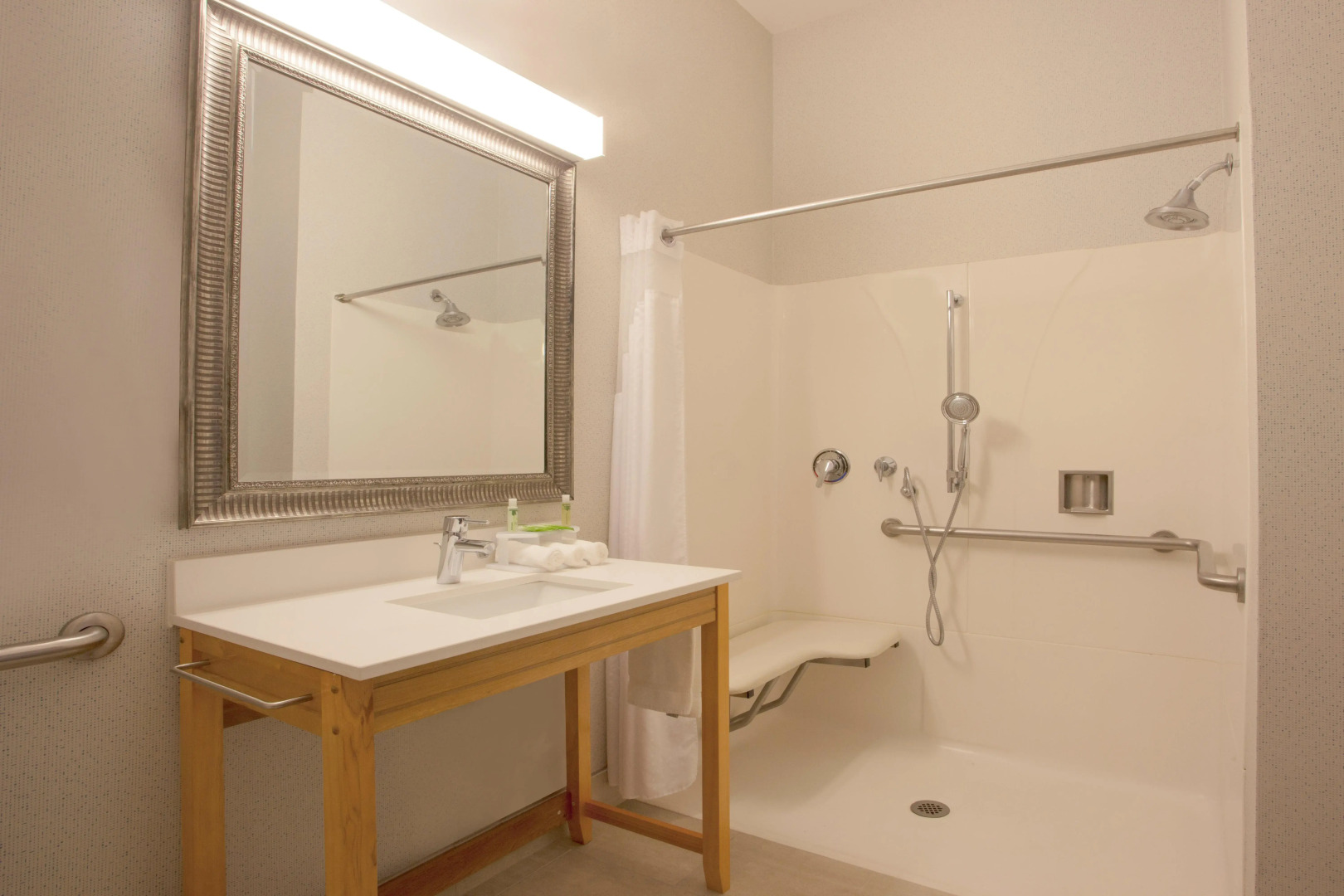 Holiday Inn Express & Suites Davis - University Area by IHG