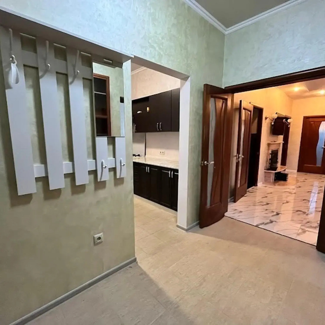 Замок у реки