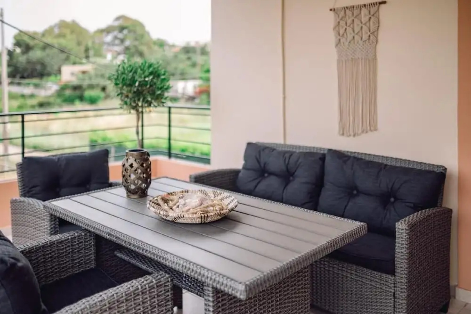 Helen Sweet Home in Kounoupidiana