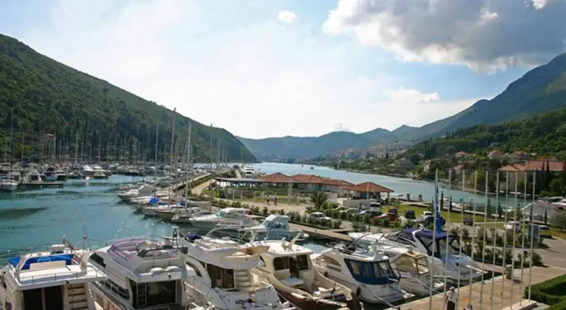 Apartments Pralas
