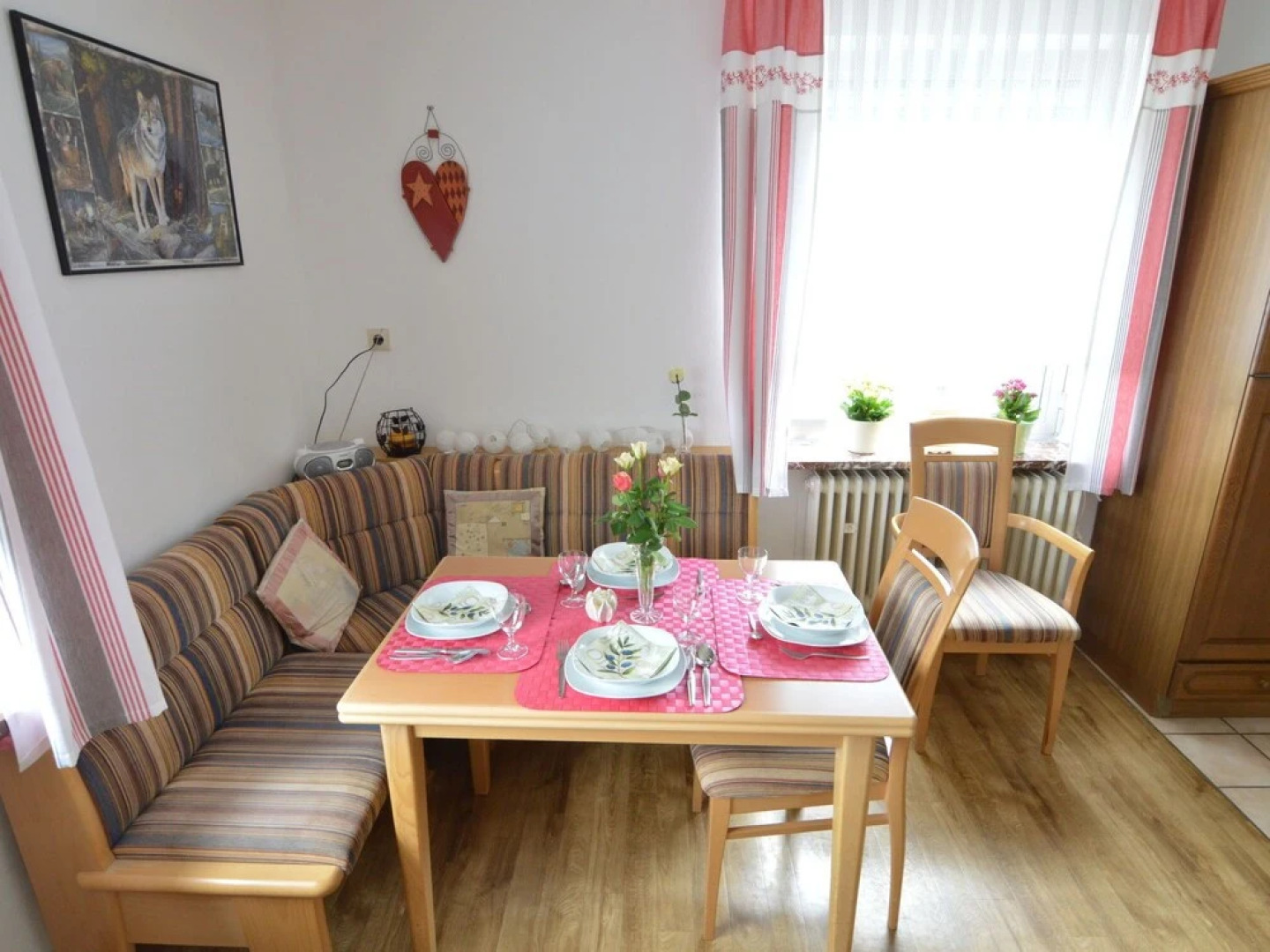 Comfortable Home With Large Sunny Garden In Beautiful Surroundings