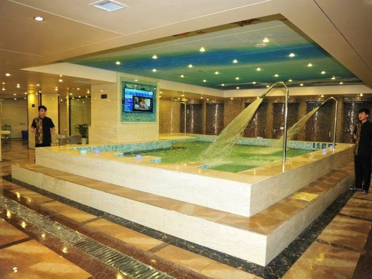 Huang He  International   Hotel