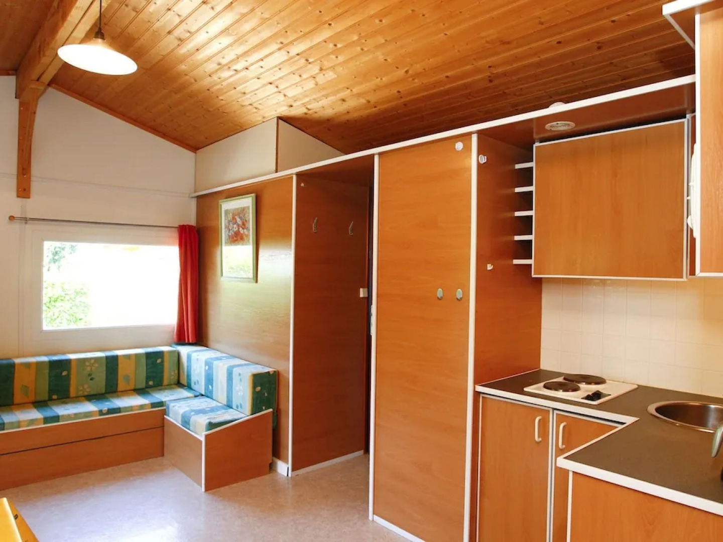 Detached Chalet With a Covered Terrace in Green Surroundings