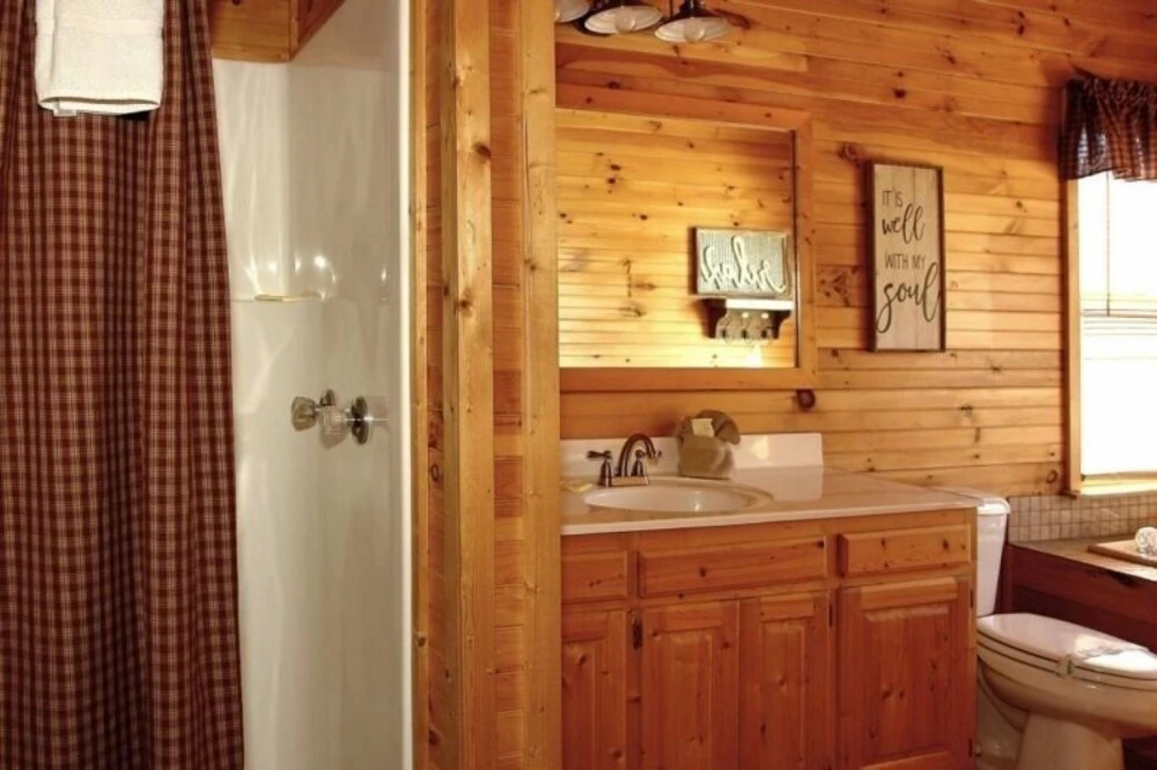 Lamb's Cabin by the Creek - 3 Br Cabin