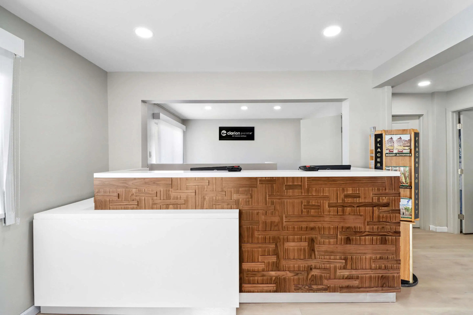 Clarion Pointe Ridgecrest near China Lake Naval Station (ex. Motel 6 Ridgecrest) 