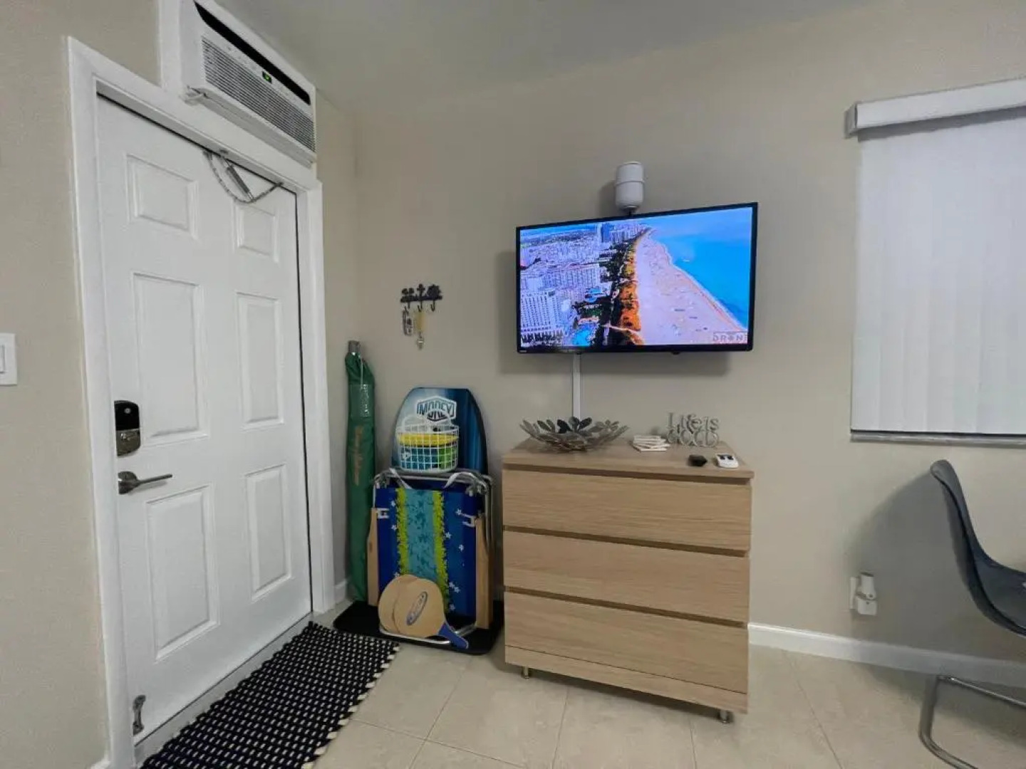 Studio right on the beach at Lauderdale By The Sea