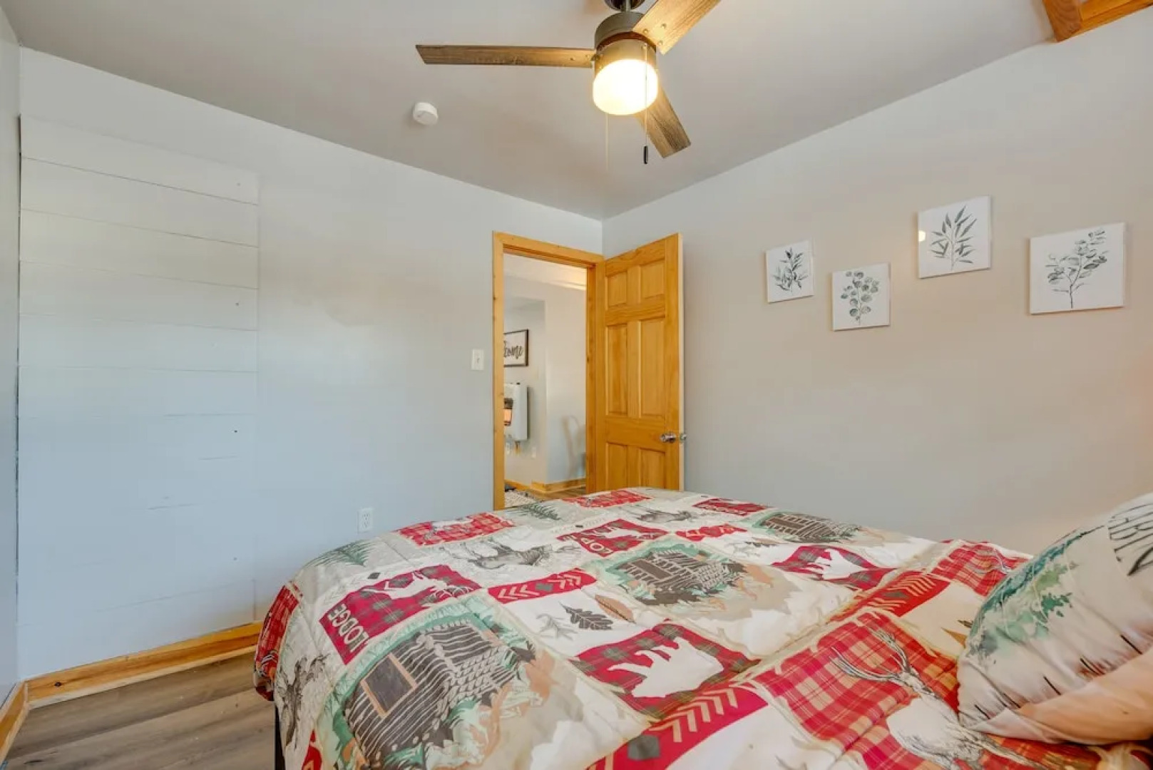 7 Mi to Jack Frost Ski Area: Cozy Blakeslee Cabin!