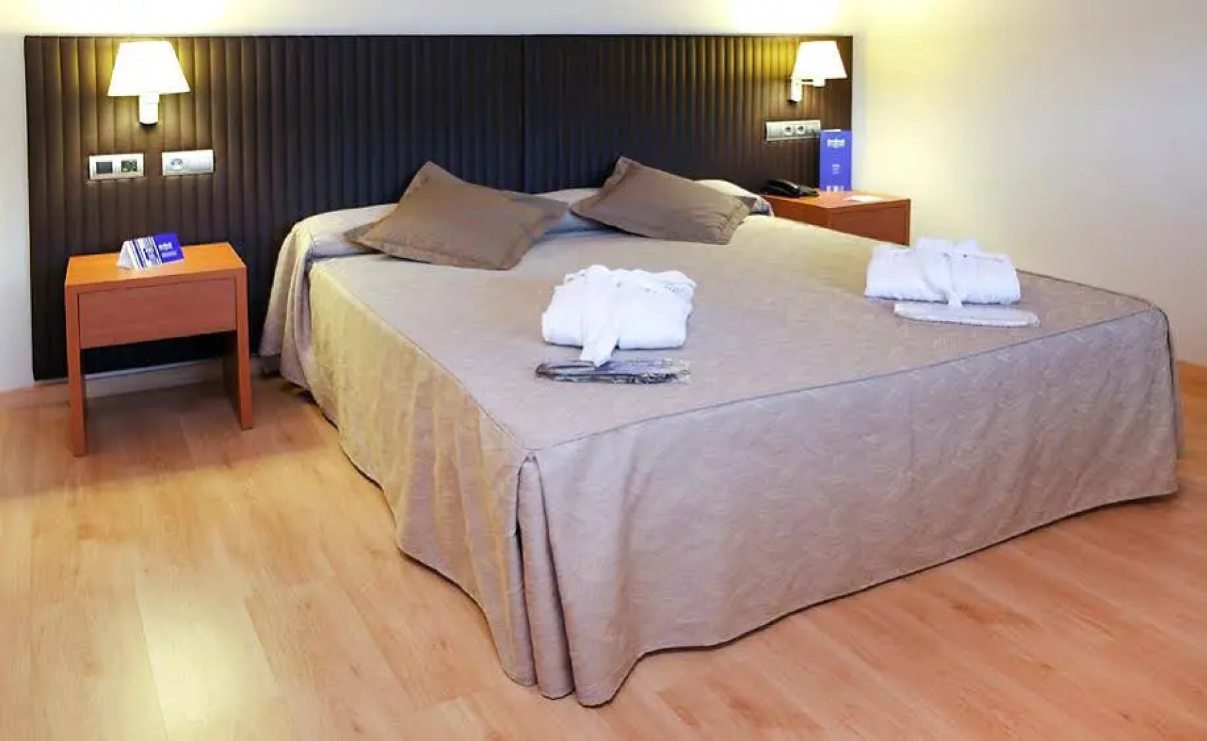 Hostal Antic Balneari De Rocallaura