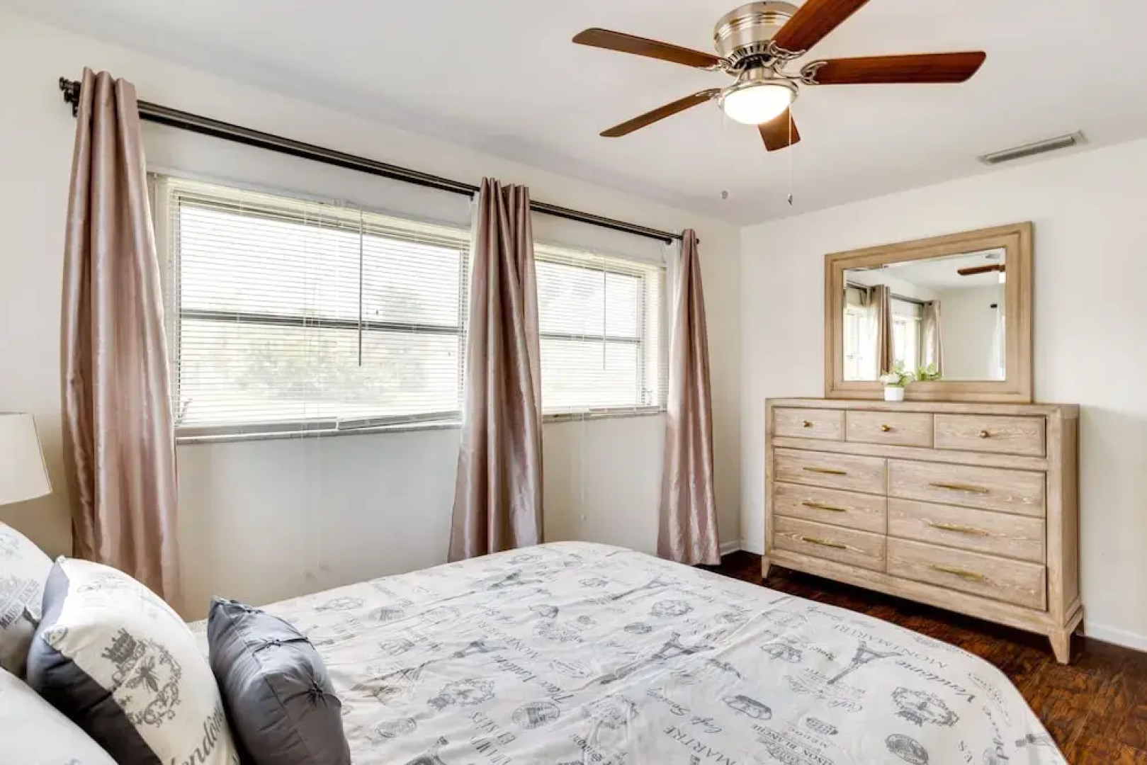 Pool & Screened-in Patio: Tropical Florida Abode