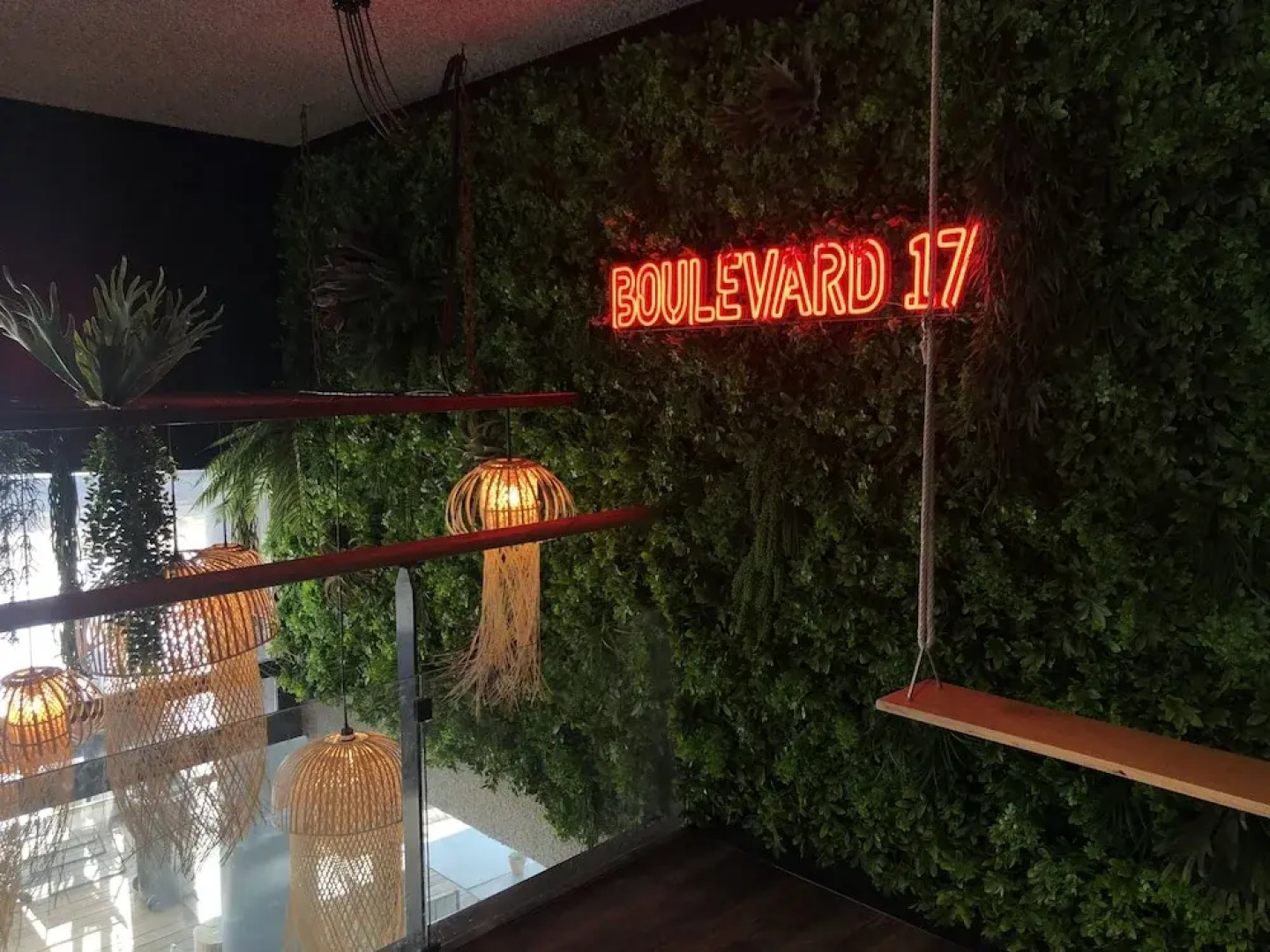 Boulevard 17