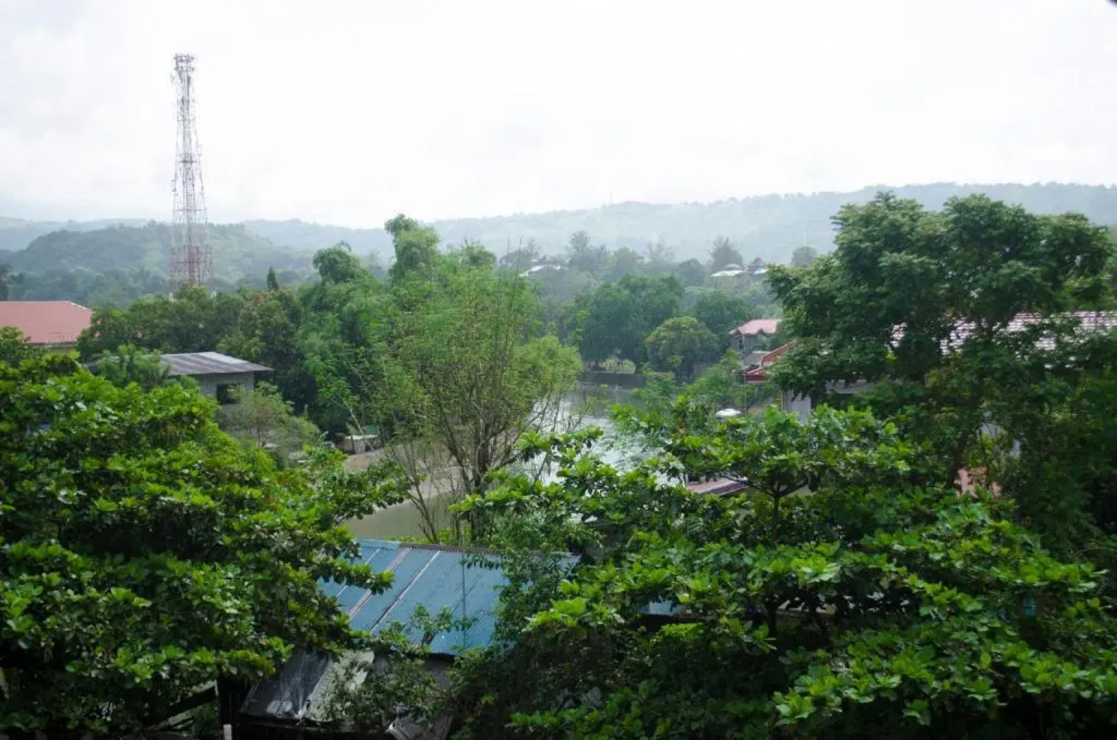 Julz Tropical Apartments