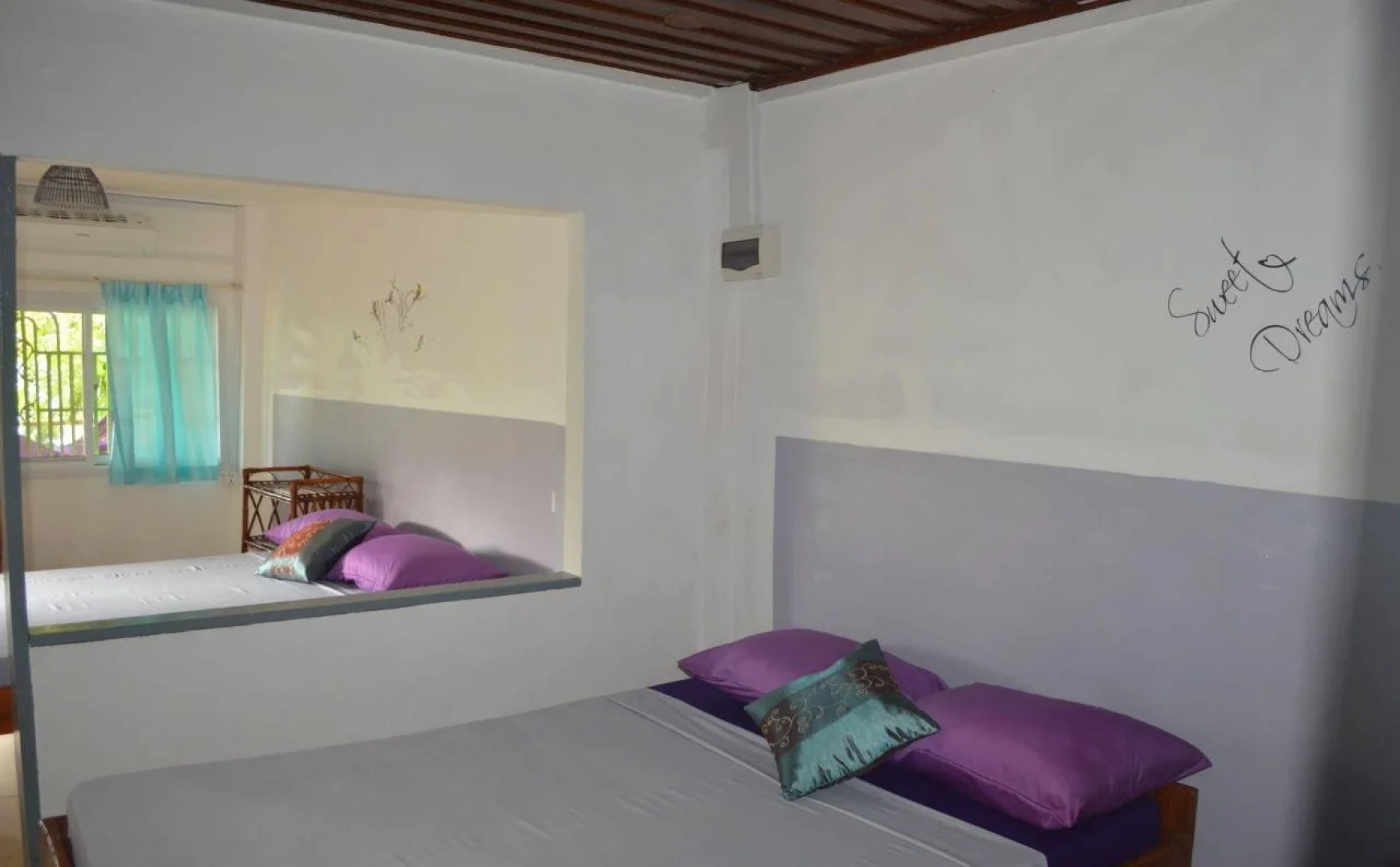 Laluna Bungalows & Restaurant