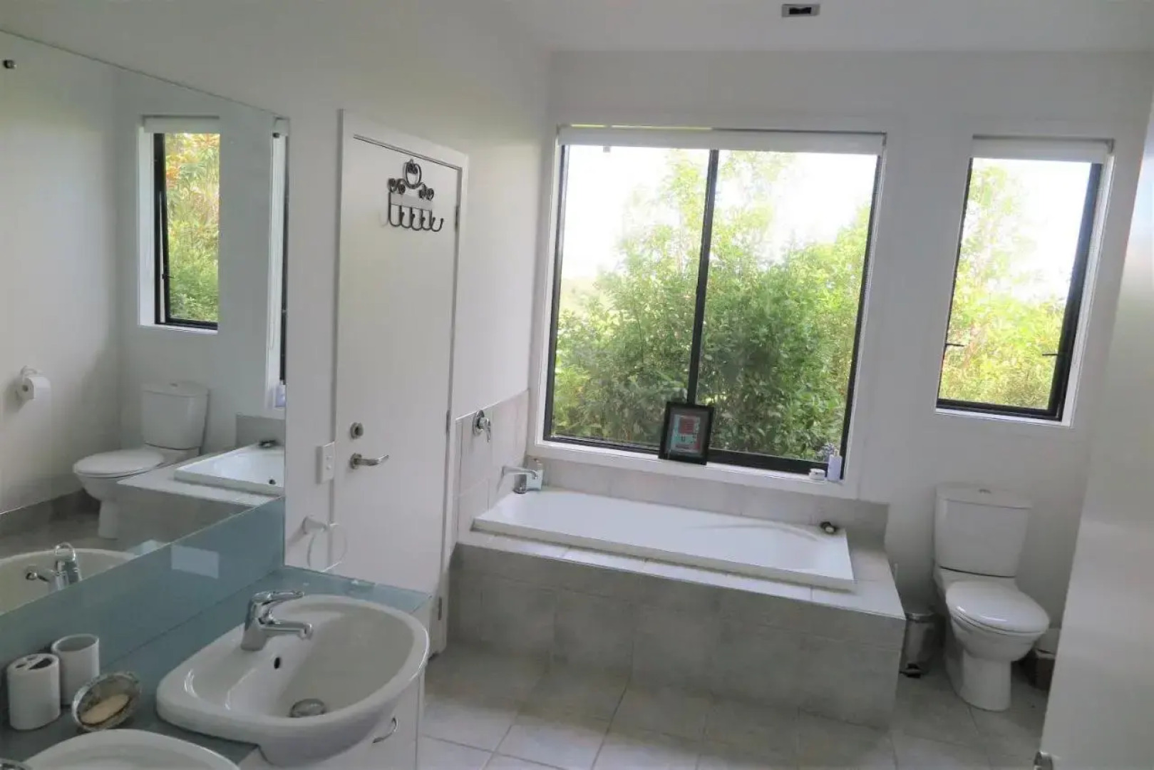 Kakariki Rooms, Kotare House