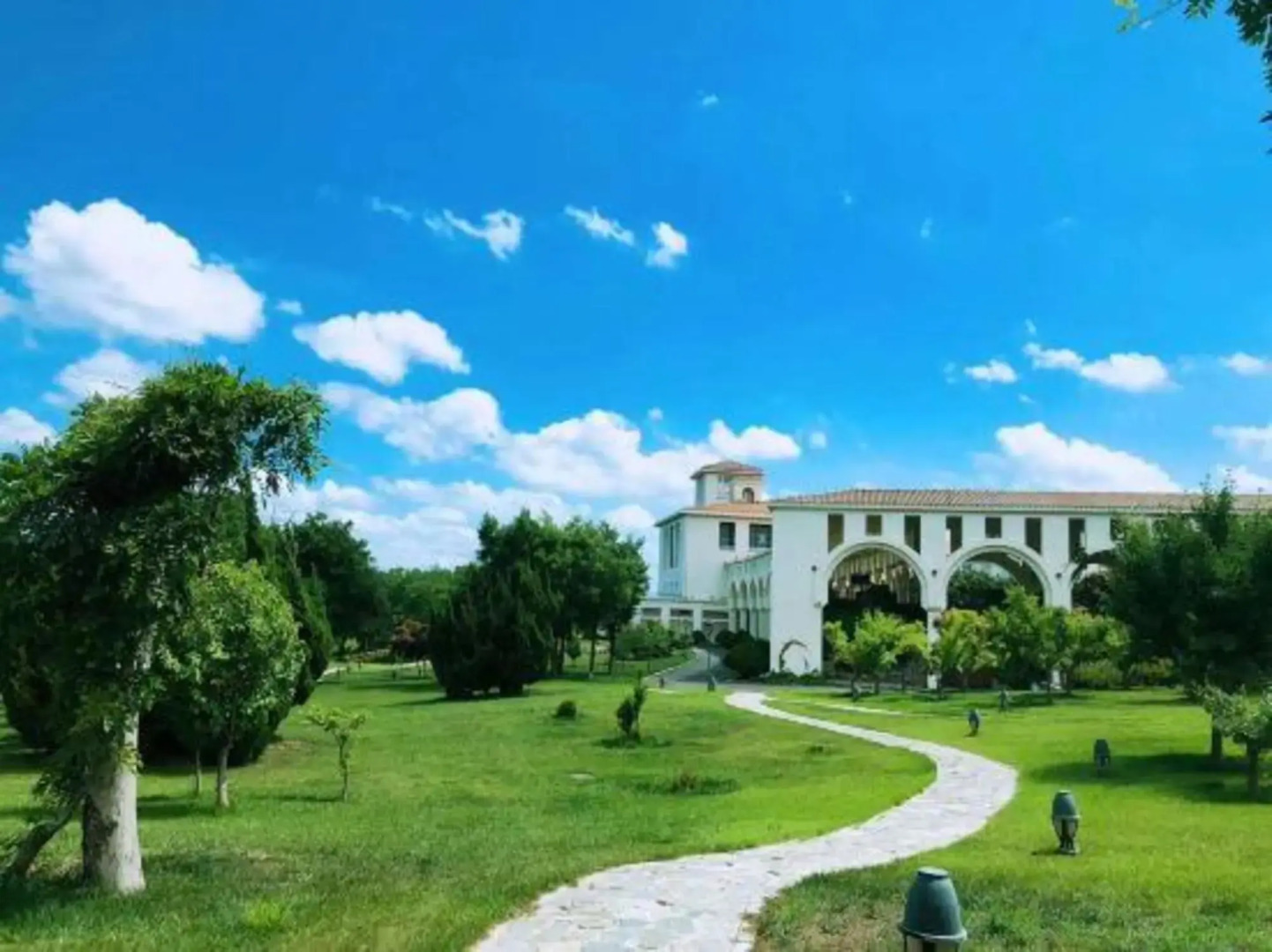 Chateau Junding Resort