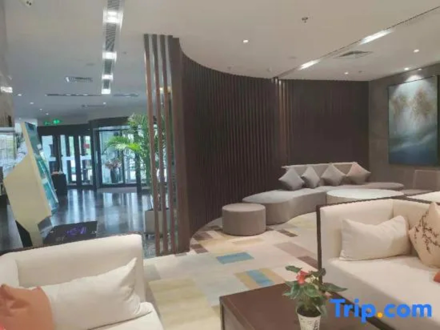 Qingcheng Lotus Hotel (Hohhot East Station Branch)