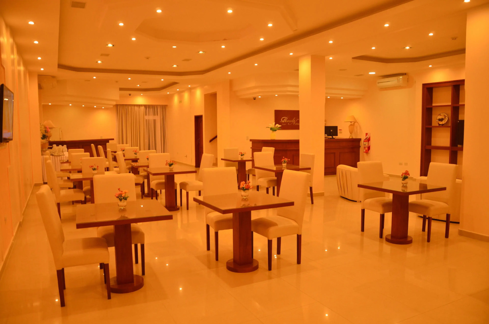 RealNoa Hotel