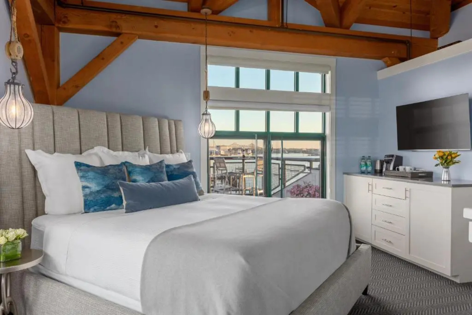 Boston Yacht Haven Inn & Marina