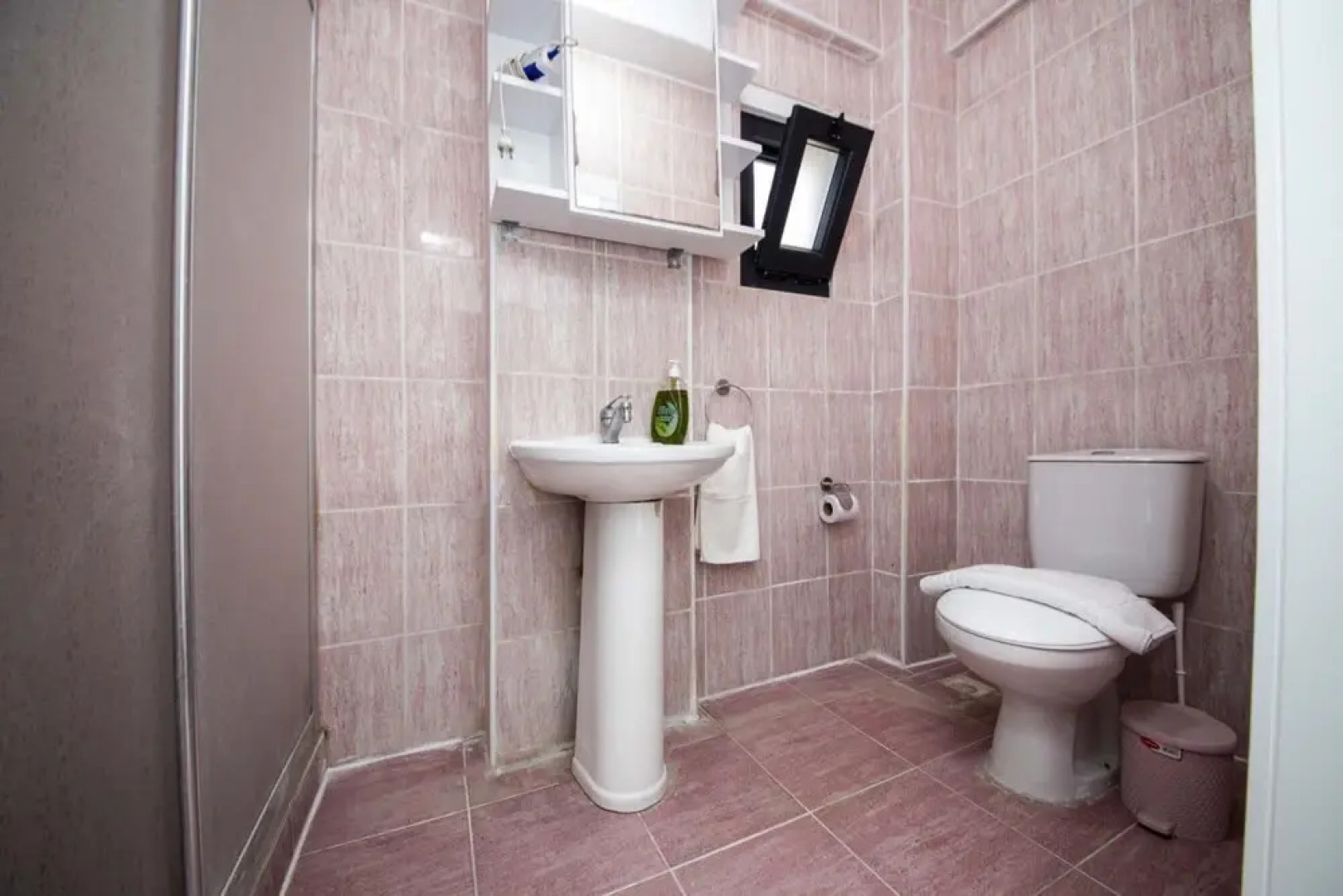 Peaceful House With Private Beach in Gumusluk