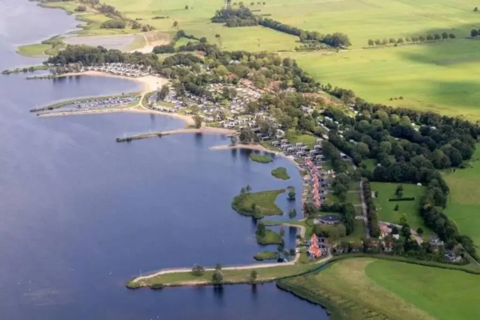 Prachtig 6-persoons chalet aan het Veluwemeer dichtbij Harderwijk, Amersfoort en Zwolle