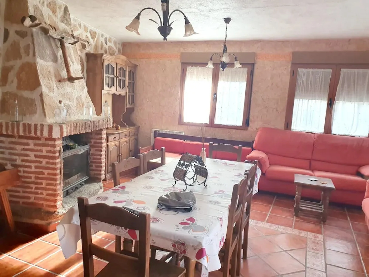 House With 5 Bedrooms in Navaluenga, With Furnished Terrace