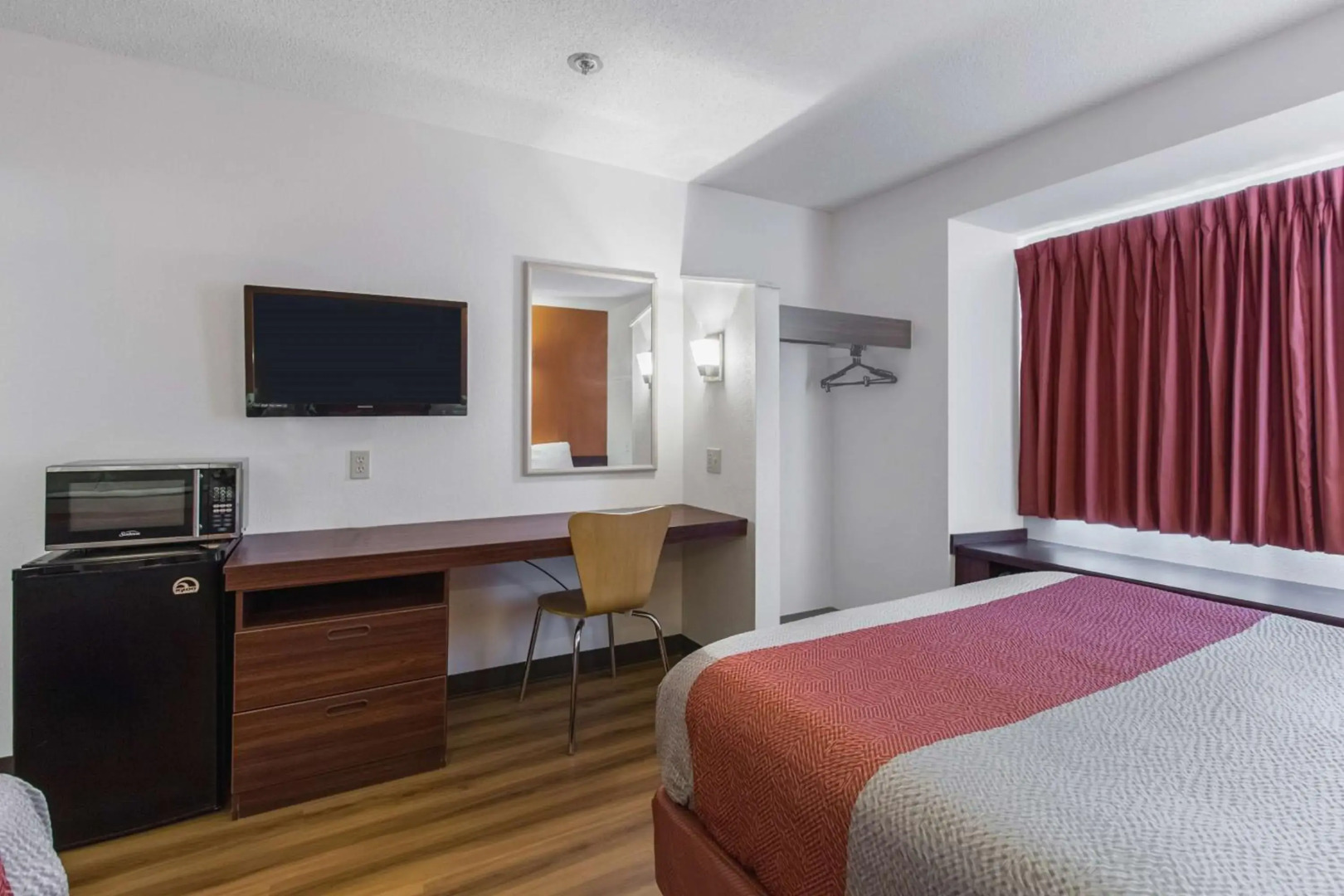 Microtel Inn & Suites by Wyndham Cleveland Streetsboro