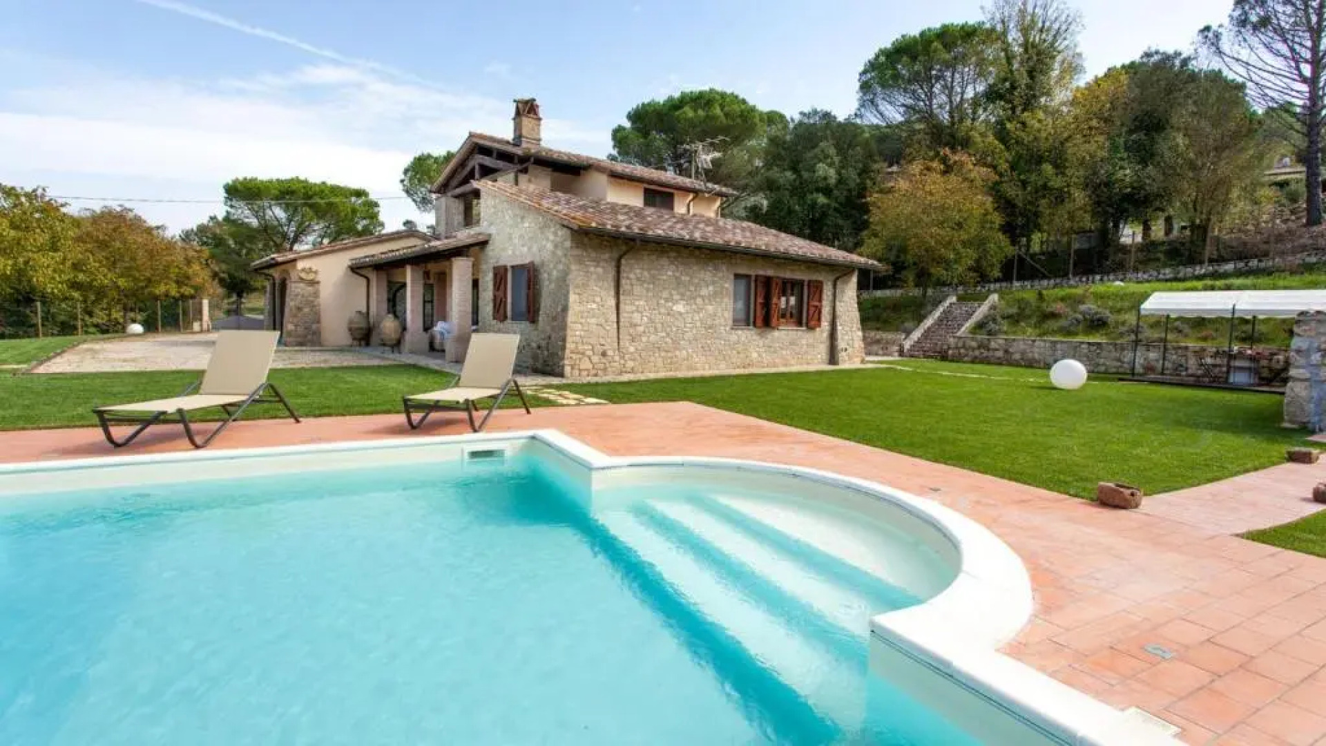 GENIUS LOCI 6&1, Emma Villas