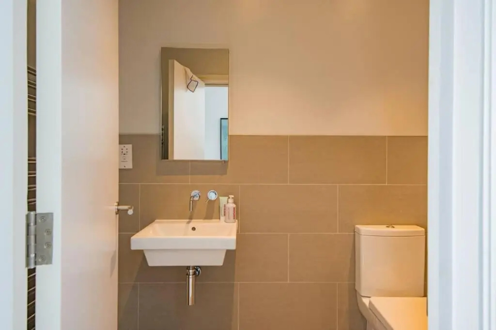 Stunning large sea view apartment - The Lookout