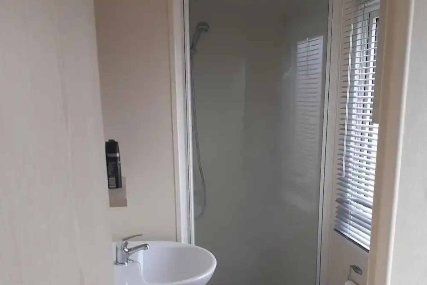 Perranporthcaravan/2bedroom/tv/gasfire