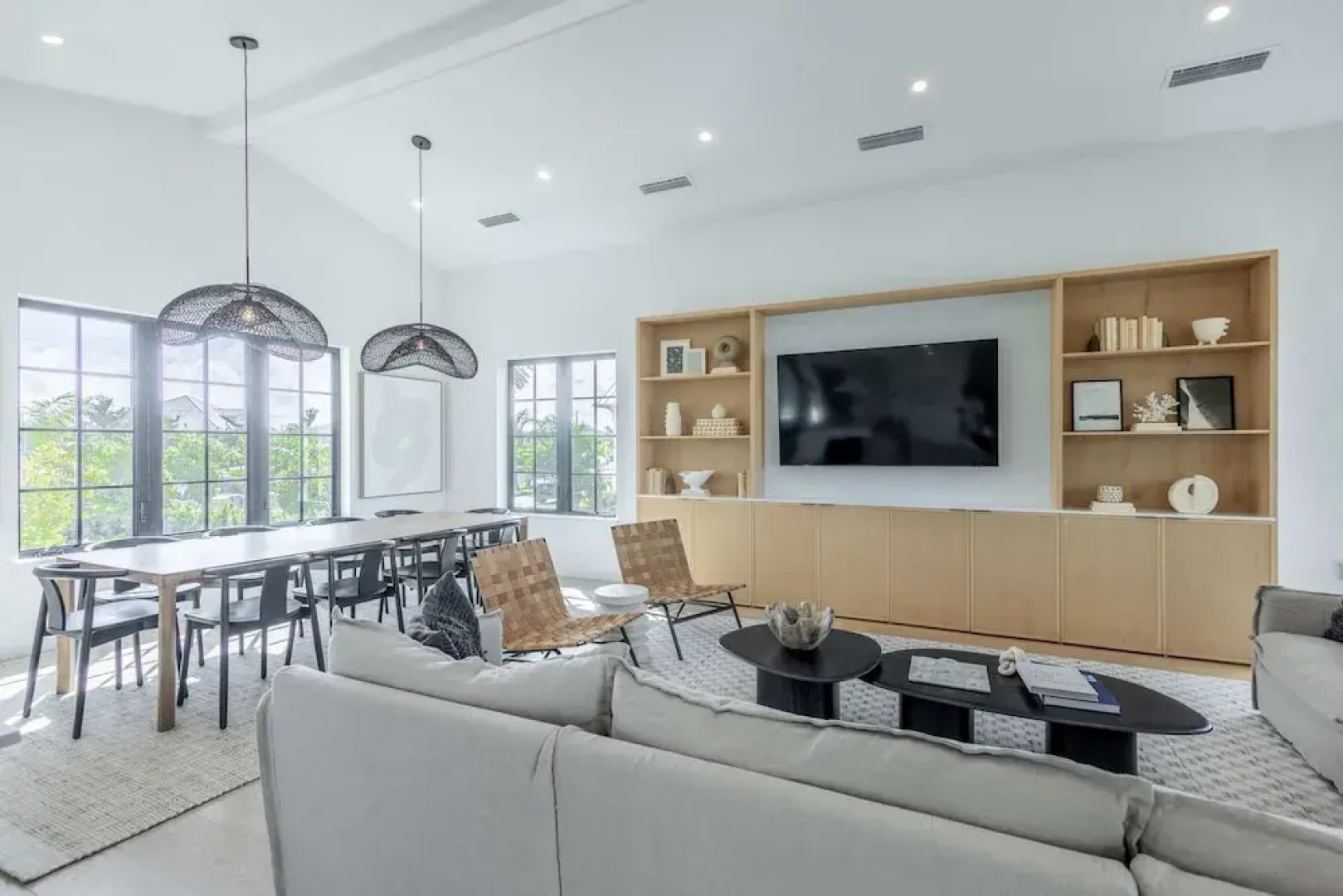 Brand New Catchlight House With Private Pool