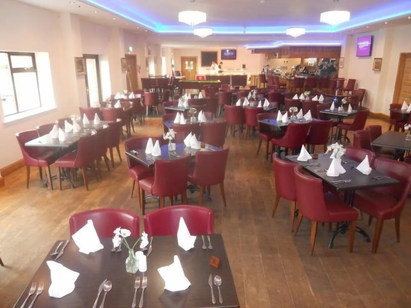 Riverside Caravan & Camping Park