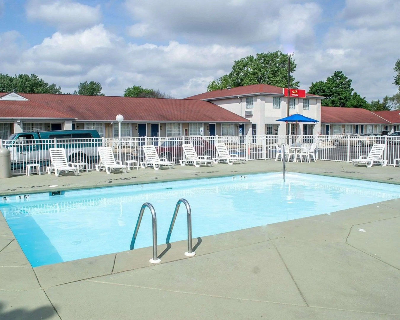Econo Lodge Inn & Suites Sandusky South