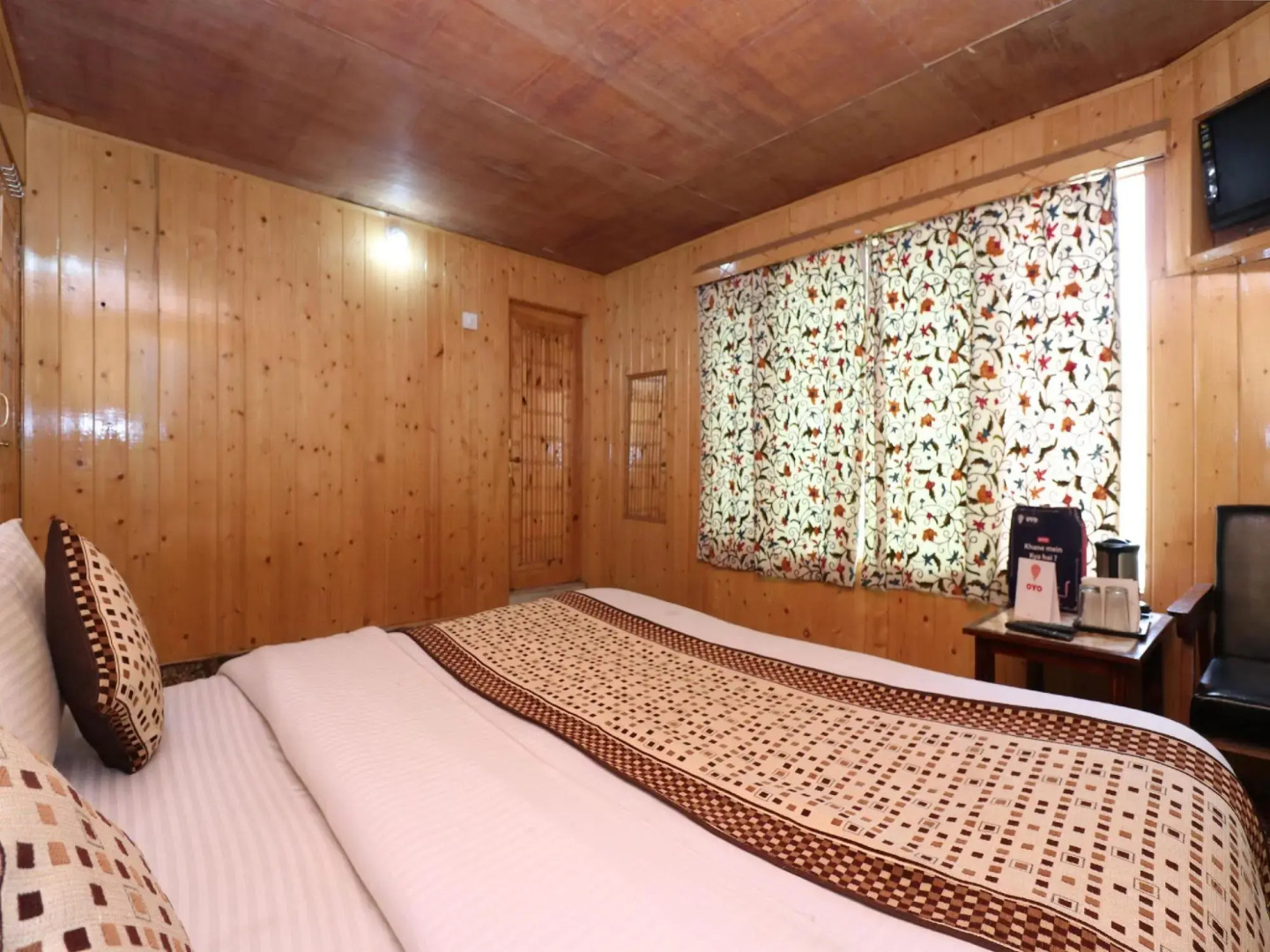 Oyo 18770 Hotel Indian Palace