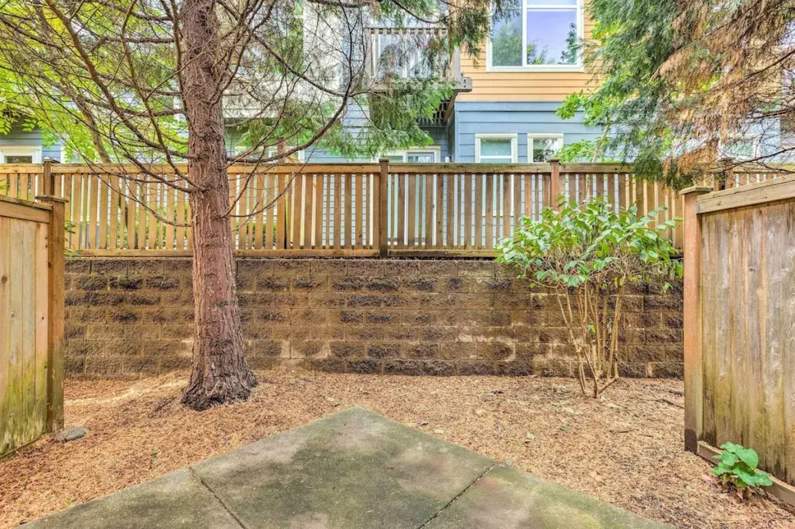 Quaint Issaquah Home - Walk to Shops & Dining