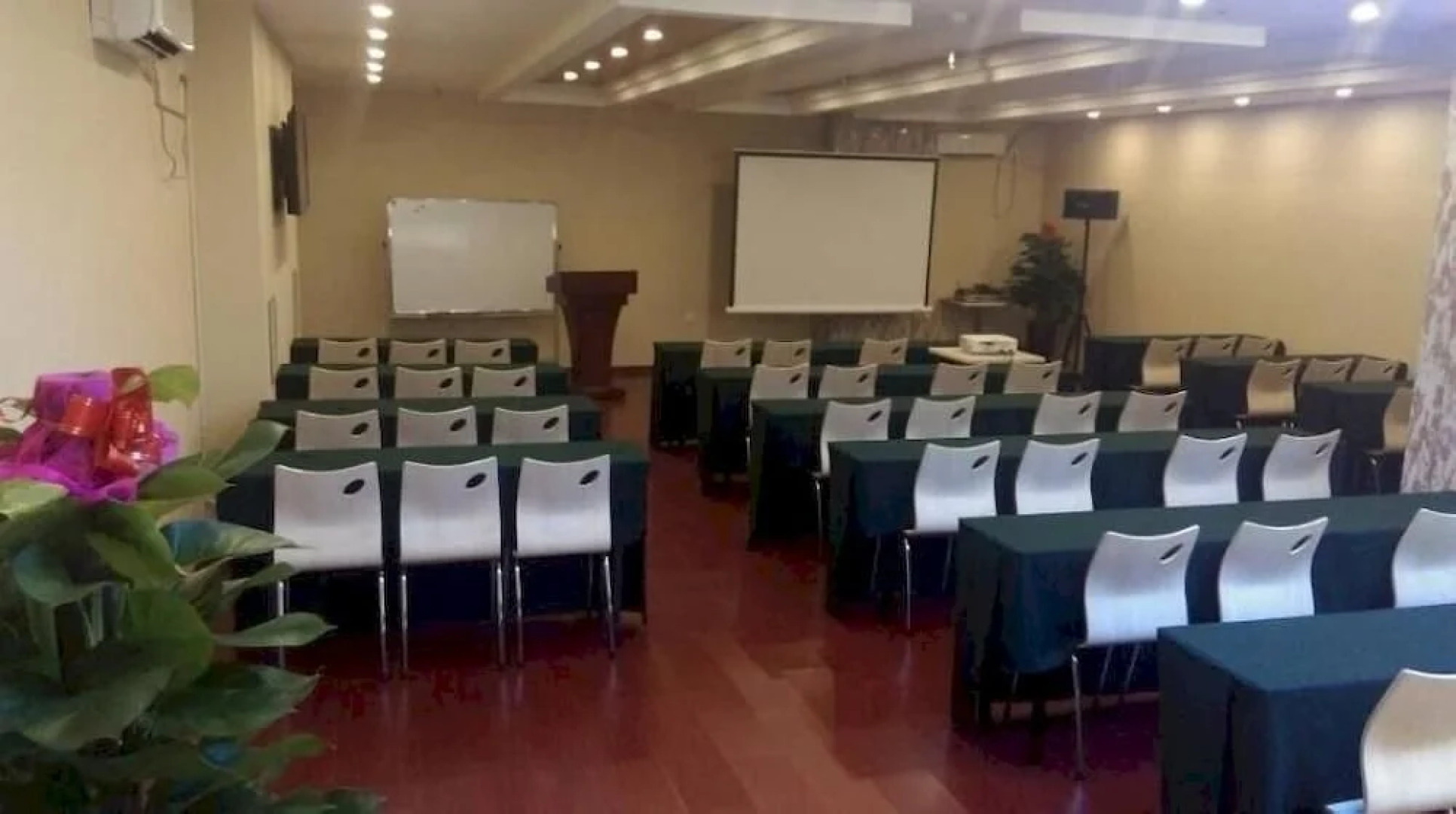 Lantuo Business Hotel