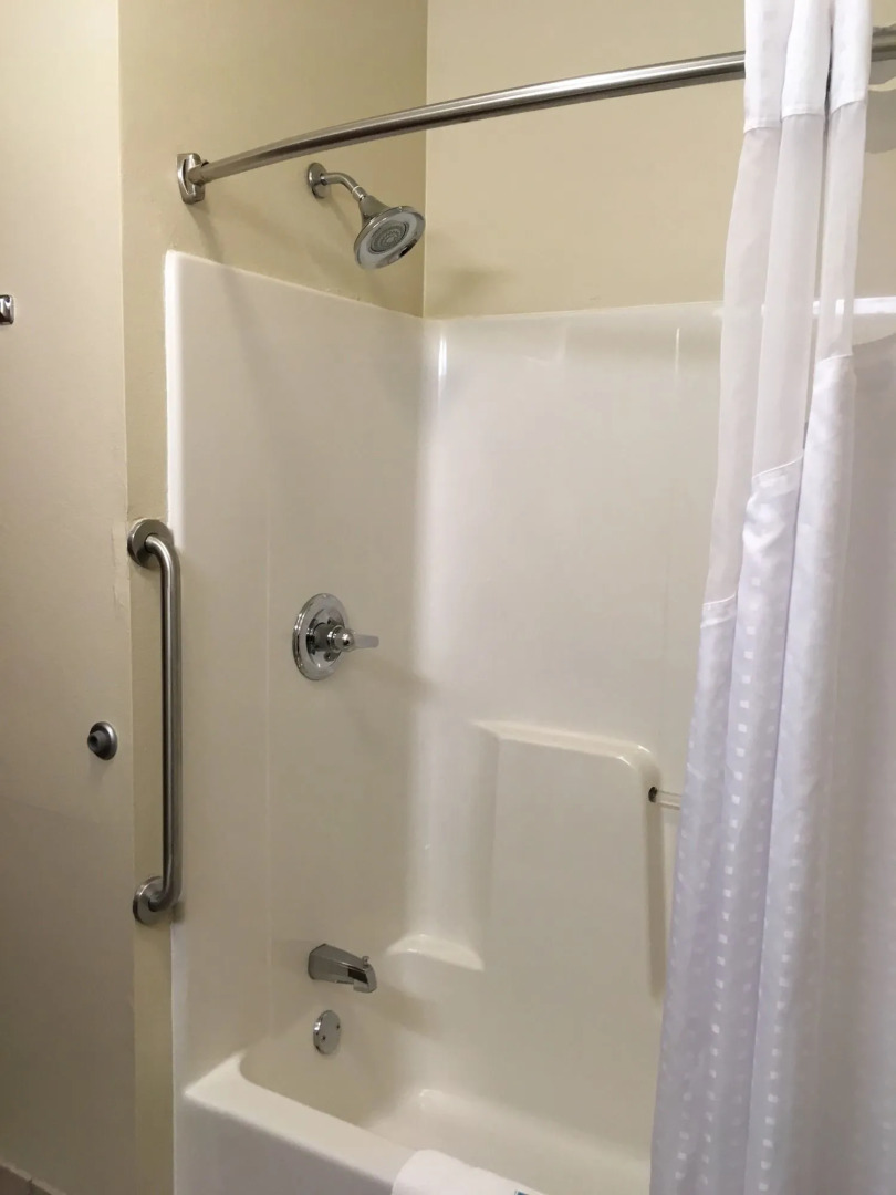 Holiday Inn Express Hotel & Suites Cadillac by IHG